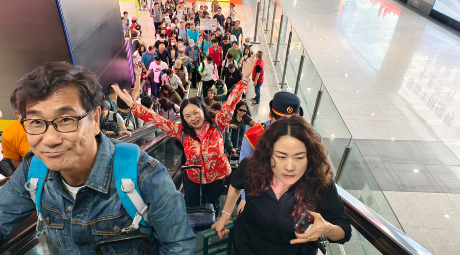 香港千人旅游团踏春赣鄱
