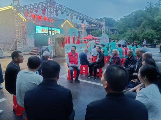 “讲评+文艺” 让理论“接地气” 让文艺“有深度”
