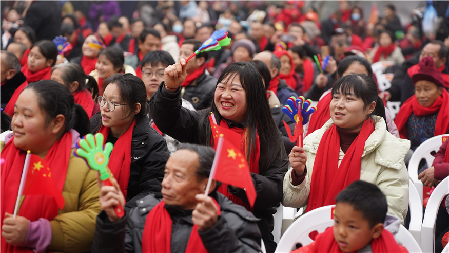 新春走基层｜红火热闹的井冈山“村晚”