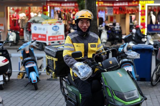 赣鄱暖流——三份坚守，一城烟火