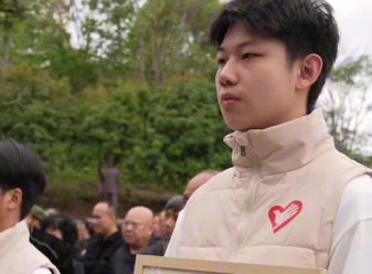 穿越时空看见你！高校学子为长征途中牺牲烈士创作画像