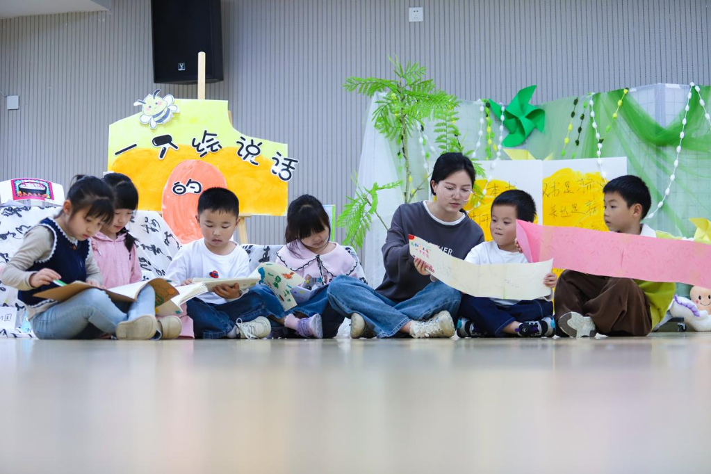 江西余干：品书香 享阅读